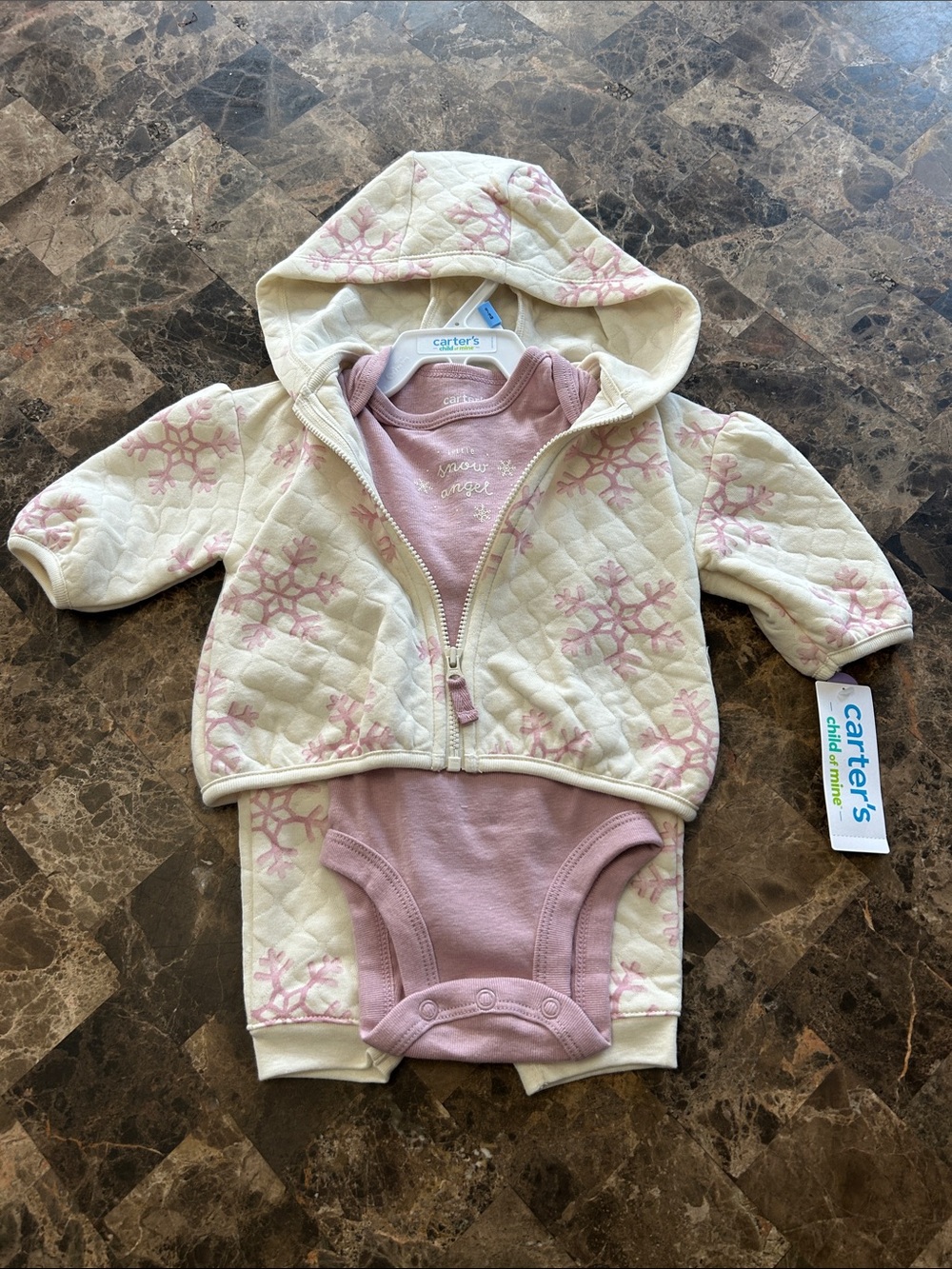 NWT 🆕 Carter's Cream 3-piece Baby Set with Snowflakes 0-3 months